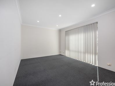 34 Carnegie Loop, Cooloongup WA 6168