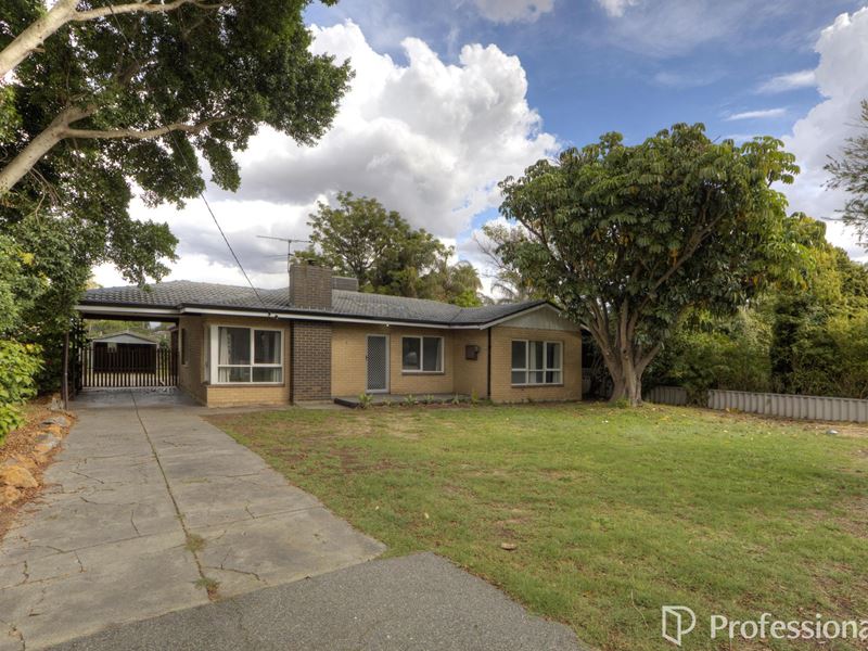 7 Connaught Street, Forrestfield WA 6058
