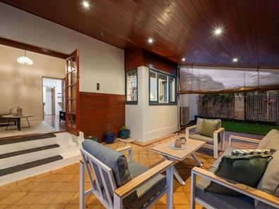8 Ryrie Avenue, Como WA 6152