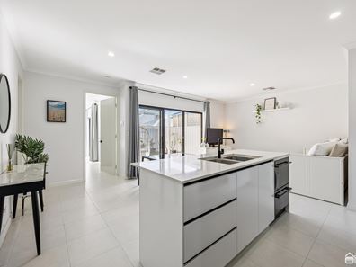 5 Reno Close, Southern River WA 6110