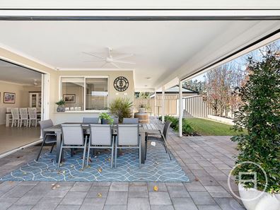 10 Cranwood Crescent, Viveash WA 6056