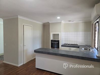 10 Upton Place, Australind WA 6233