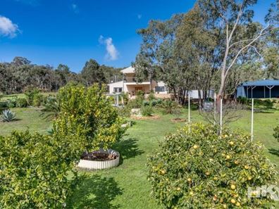 16 Swallow Lane, Chittering WA 6084