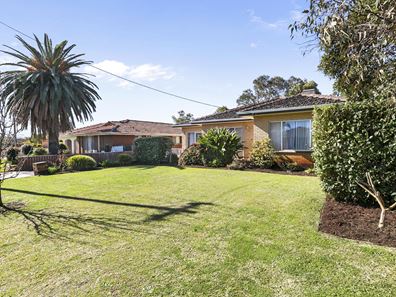 10 Whittle Place, Stirling WA 6021