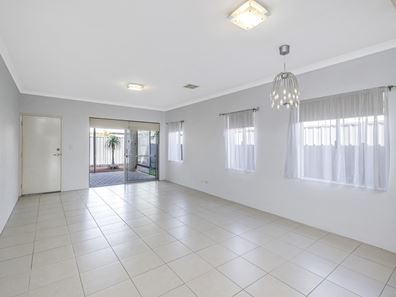 33 Summerville Boulevard, Caversham WA 6055
