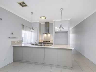 33 Summerville Boulevard, Caversham WA 6055