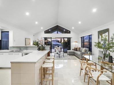 77 Robert Street, Como WA 6152