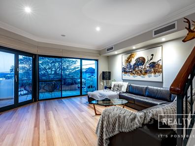 10 May Street, Scarborough WA 6019