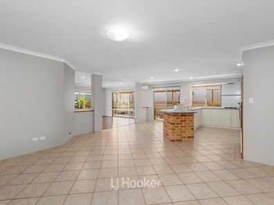 17 Darwin Way, College Grove WA 6230