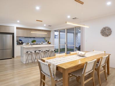 33 Chicago Way, Dunsborough WA 6281