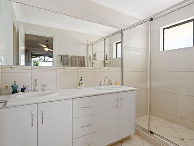 1 The Knoll, Somerville WA 6430