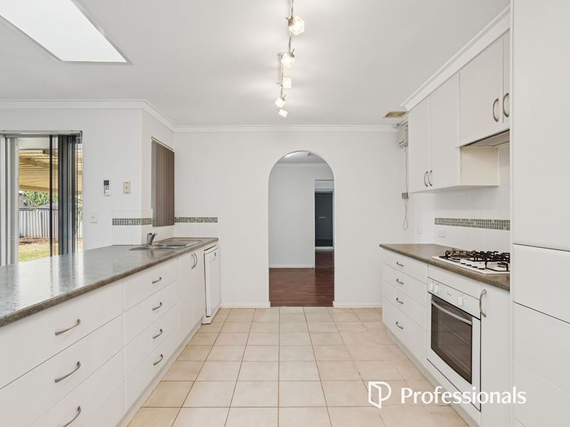 208 Dawson Avenue, Forrestfield WA 6058