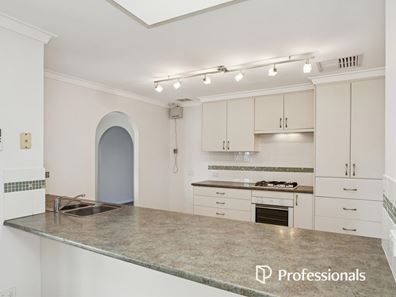 208 Dawson Avenue, Forrestfield WA 6058