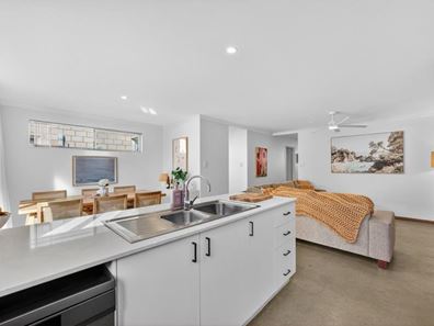 53 Winderie Road, Golden Bay WA 6174