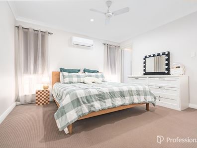 28 Nerrel Street, Waggrakine WA 6530
