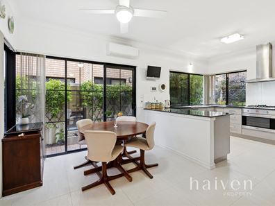 2/3 Birdwood Road, Melville WA 6156