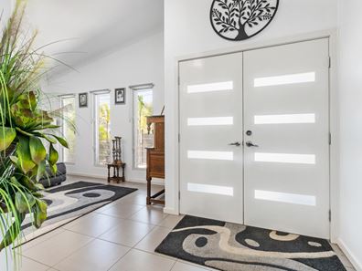 18 Marrimarri Parade, Baynton WA 6714