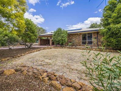 8 Rosemount Terrace, Lesmurdie WA 6076
