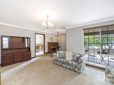 8 Rosemount Terrace, Lesmurdie WA 6076