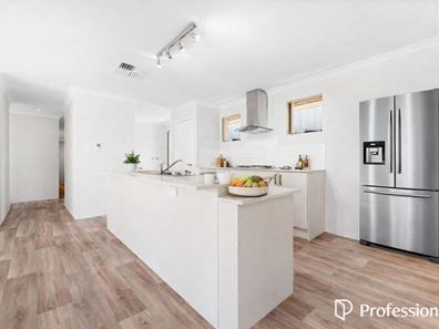 15 Bedfordale Hill Road, Mount Richon WA 6112