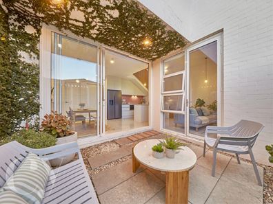 2/13 Carrington Street, Palmyra WA 6157