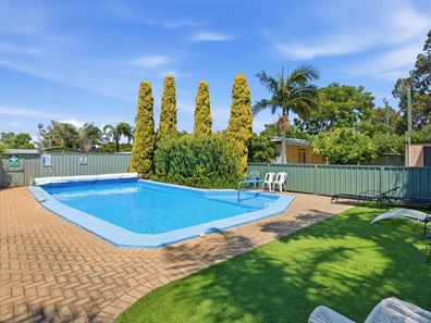2/351 Hawtin Road, Forrestfield WA 6058