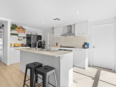 14 Towlers Drive, Golden Bay WA 6174