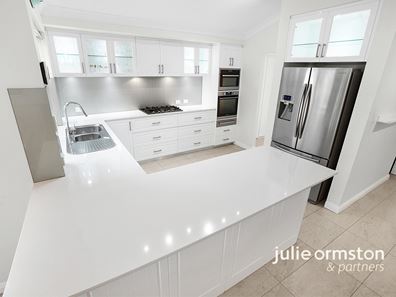 4 Conical Rise, Woodvale WA 6026