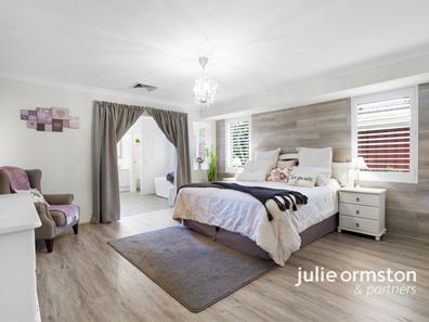 4 Conical Rise, Woodvale WA 6026