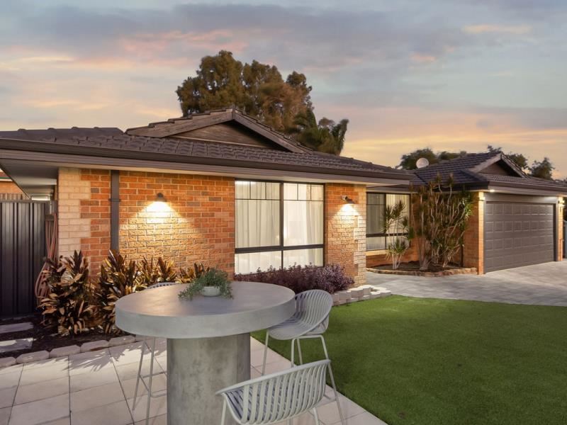 15 Stonehaven Parade, Kinross WA 6028