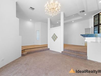 18 Waterside Retreat, Wilson WA 6107