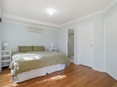 11 Estcourt Road, Redcliffe WA 6104