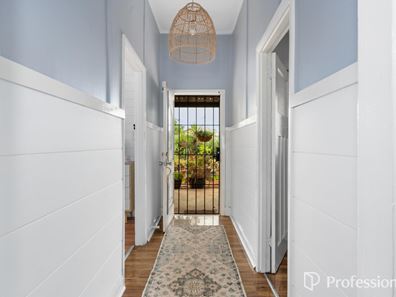 68 North Terrace, Boulder WA 6432