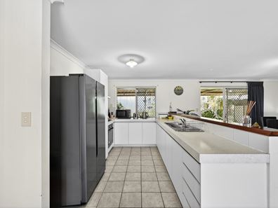 4 Elsfield Way, Bassendean WA 6054