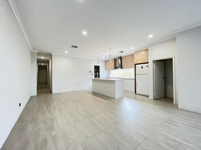 33 Grasby Way, Piara Waters WA 6112