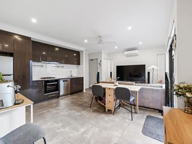 4/102 Roberts Road, Rivervale WA 6103