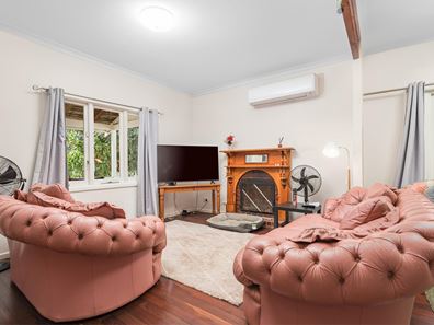16 Compton Street, Rangeway WA 6530