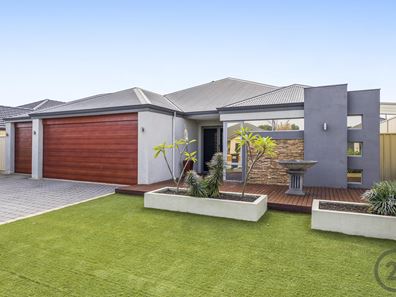 4 Benooka Grange, Lakelands WA 6180