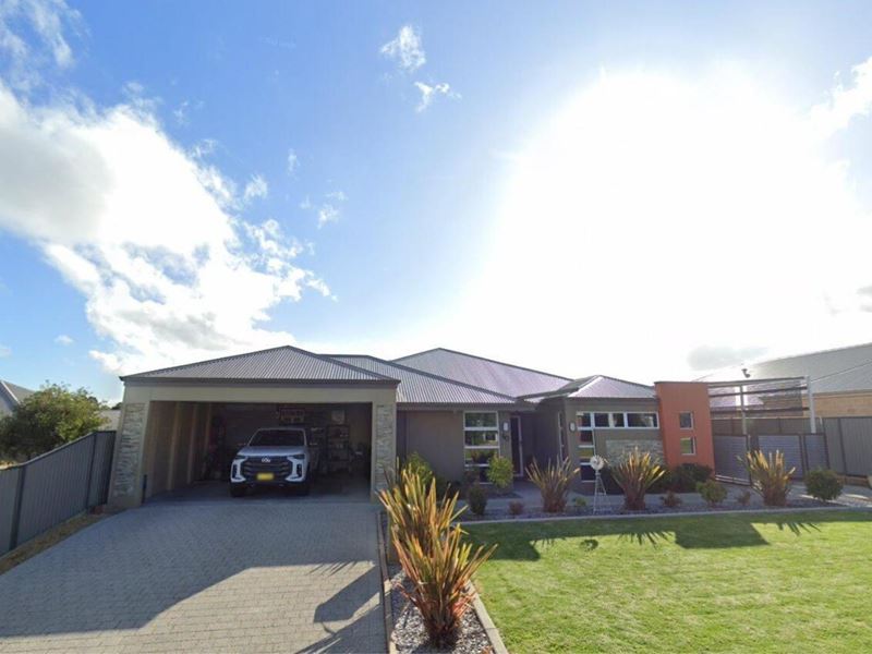 60 Houghton Boulevard, Bayonet Head