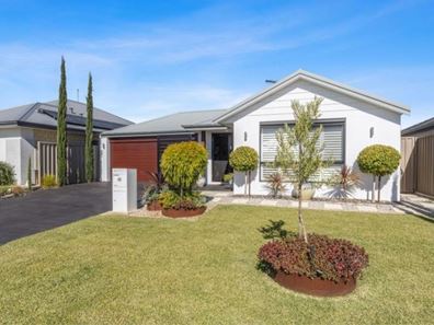 10 Mantis Grove, Karnup WA 6176