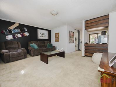 275 Alexander Drive, Alexander Heights WA 6064