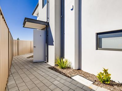 10/30 Bewick Avenue, Yanchep WA 6035