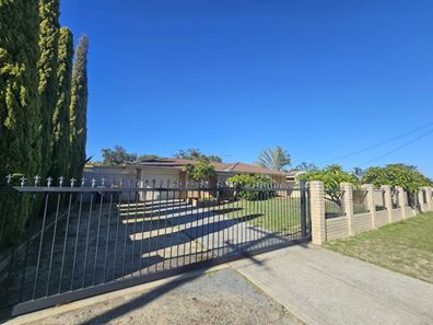 4 Isaacs Court, Huntingdale WA 6110