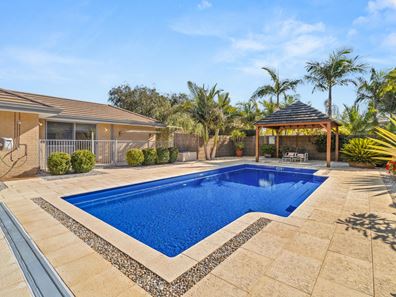 14 Shier Rise, Burekup WA 6227