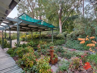 38 Mackie Road, Roleystone WA 6111