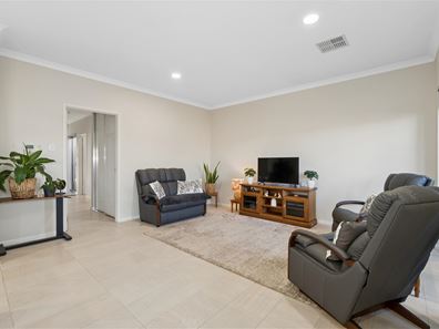 15 Sawgrass View, Gnangara WA 6077