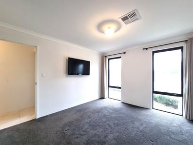 15 Jutland Entrance, Forrestdale WA 6112