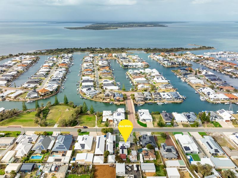 20 Queen Parade, Wannanup