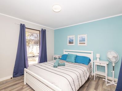16 Thomas Street, Leeman WA 6514
