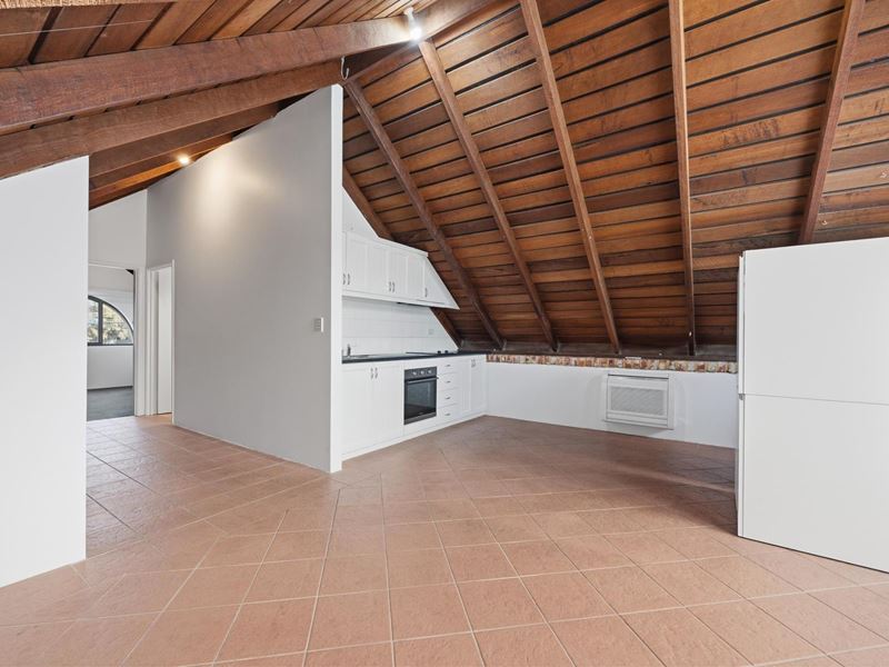 108 Stirling Highway, North Fremantle